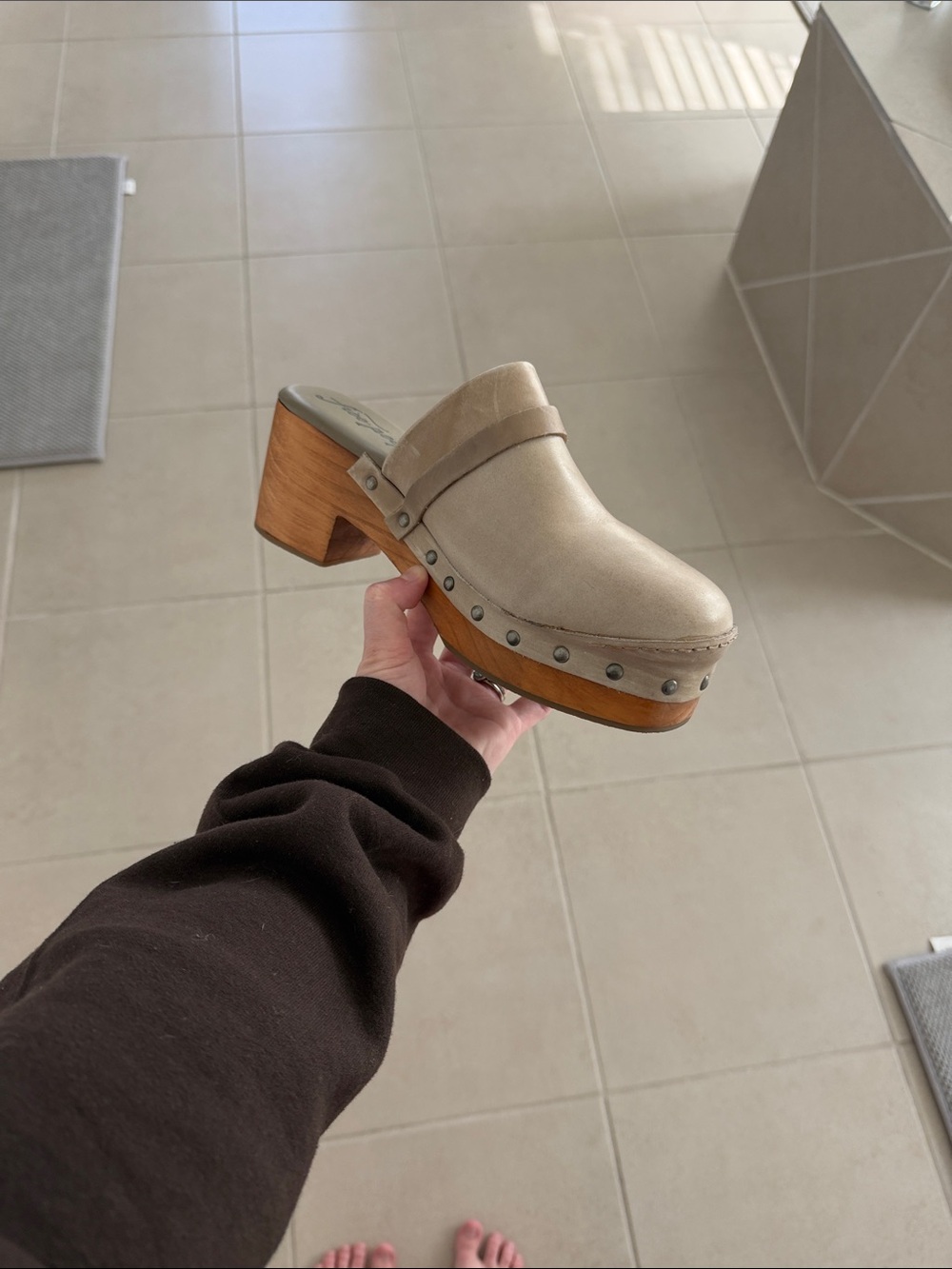 Free People Doub's Clogs Studded Wooden Heel Mules Beige & Brown US 9.5